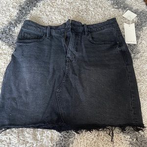 New black skirt